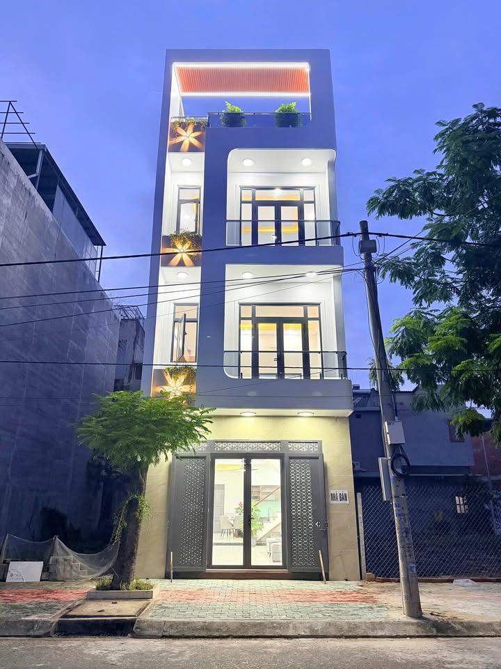 Nhà phố kinh doanh gần AeonMall Bình Dương, 70m² giá 6.2 tỷ - Sổ hồng chính chủ!