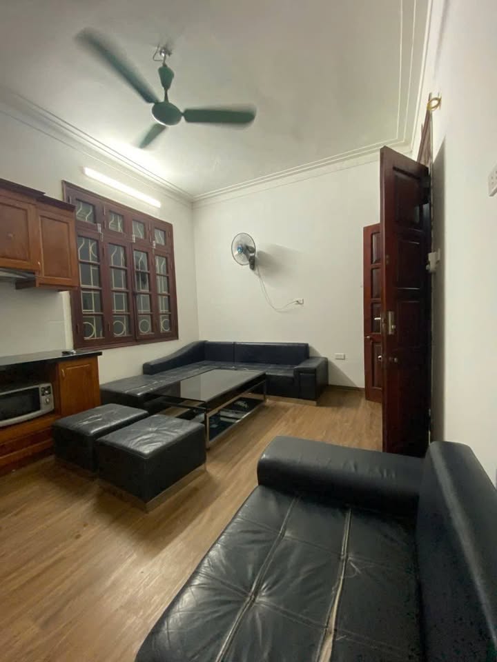 Căn hộ cho thuê Nguyễn Văn Cừ, Long Biên 70m² - Nội thất đầy đủ, giá chỉ 7 triệu!