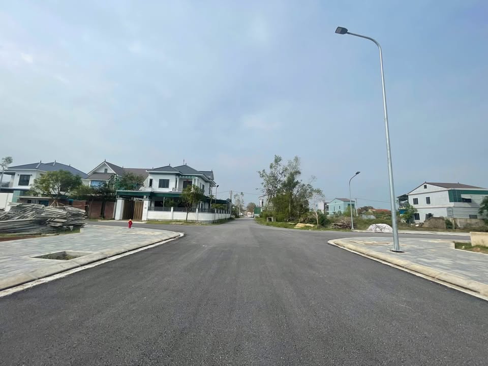 Đất lô góc Lê Quý Đôn Vinh Phú 93m² giá 3 tỷ - Tiềm năng phát triển lớn!