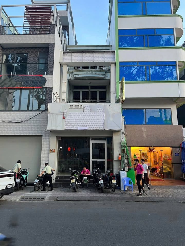 Mặt Tiền Đường Phạm Viết Chánh Quận 1 96m² - Vị trí đắc địa cho thuê