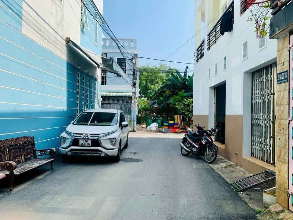 Đất hẻm xe hơi đường 102 Lã Xuân Oai, Quận 9, 53m² giá 4.5 tỷ - Đầu tư sinh lời!