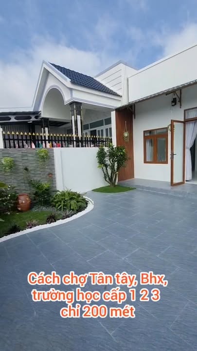 Nhà riêng hẻm 3m xã Tân Tây, Gò Công Đông 176m² - Sân vườn xanh mát, cách chợ chỉ 200m!