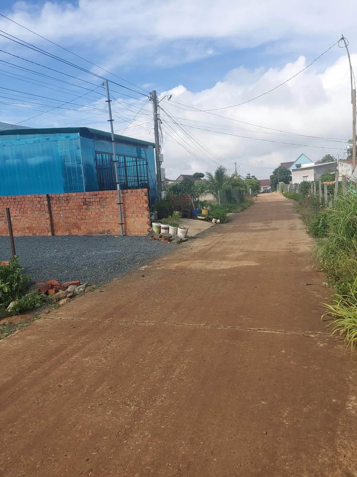 Đất Liên Hiệp Đức Trọng 180m² giá 1,25 tỷ - Mặt tiền bê tông, khu dân cư đông đúc!