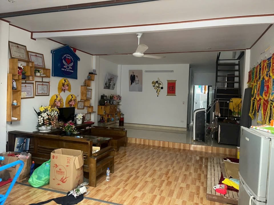 Nhà 2 tầng tại phường Tiền Phong, 67m² giá 2 tỷ - Bán gấp, 2 mặt ngõ!