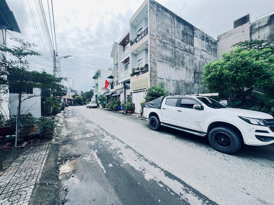 Đất nền Linh Đông 50m² giá 5.2 tỷ - Kinh doanh thuận lợi!