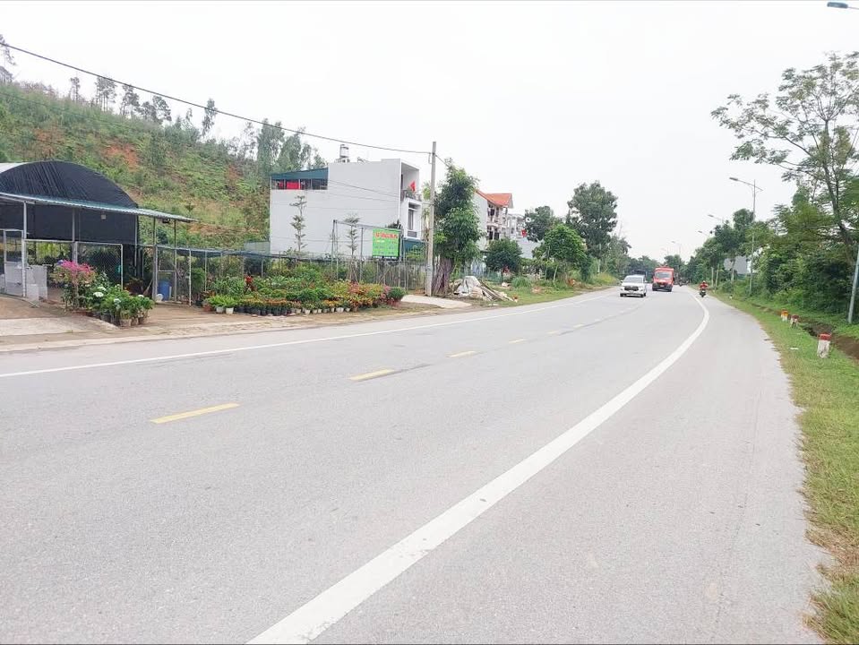 Đất mặt đường Yên Hưng Đông Mai 100m² - Tiềm năng kinh doanh lớn!