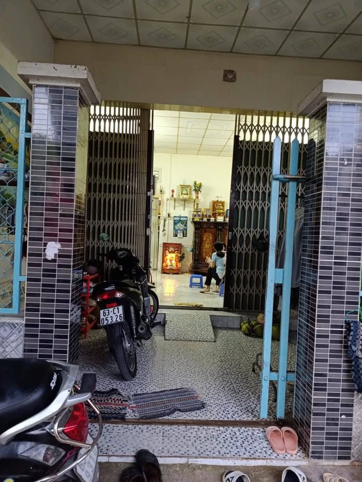Nhà phố phường 5, TP. Mỹ Tho 90m² giá 1.6 tỷ - Đường ô tô thuận lợi!