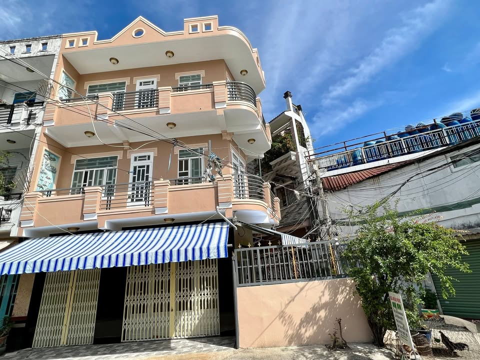 Nhà phố mặt tiền Lý Đạo Thành, Quận 8, 76m², giá 15 triệu - Kinh doanh thuận lợi!