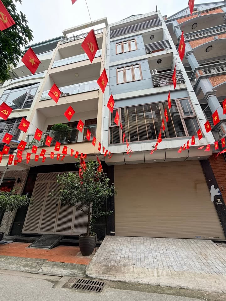 Nhà phố Văn Quán 68m² giá 1 tỷ - Gara ô tô, kinh doanh thuận lợi!