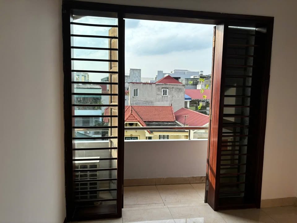 Căn hộ cho thuê 2PN tại phố Ái Mộ - 50m² chỉ 6.8 triệu/tháng - Full đồ tiện nghi!