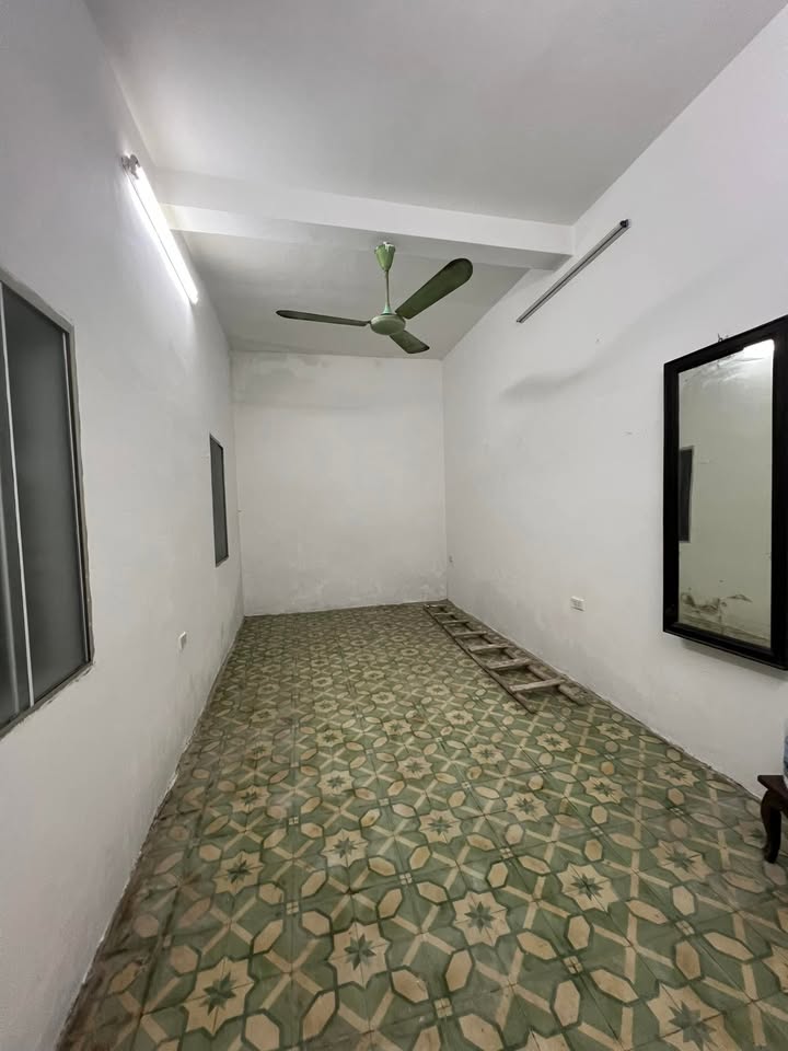 Nhà cho thuê 2 tầng tại Khâm Thiên 96m² giá 7.5 triệu - Thuận tiện đi lại!