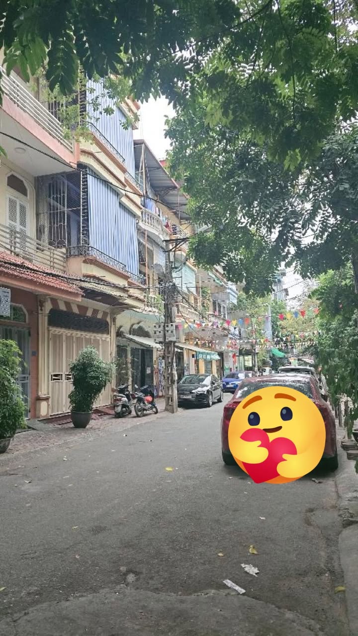 Đất nền Hoàng Quốc Việt 65m² giá 8 tỷ - Cơ hội đầu tư sinh lời ngay!