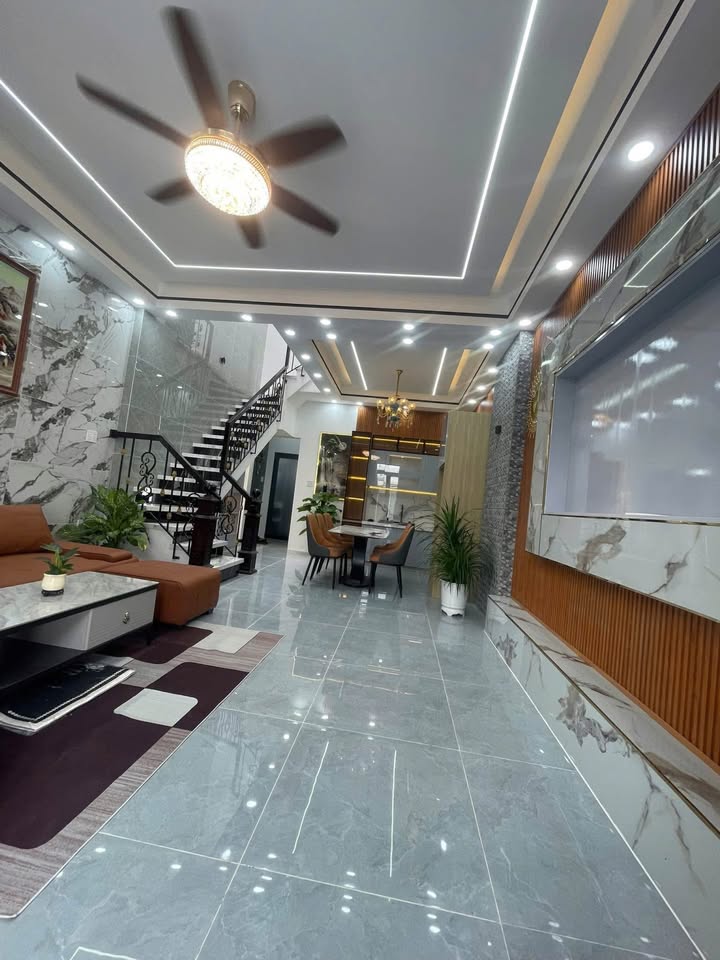 Nhà 1 trệt 1 lầu hẻm ô tô Trần Bình Trọng, Sóc Trăng 108m² giá 2.75 tỷ - Nhà mới hoàn thiện!