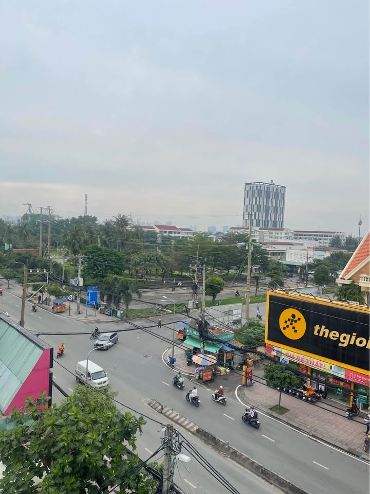 Căn hộ dịch vụ 6 tầng quận 7, 70m² chỉ 9 tỷ - Đầu tư sinh lời ngay!