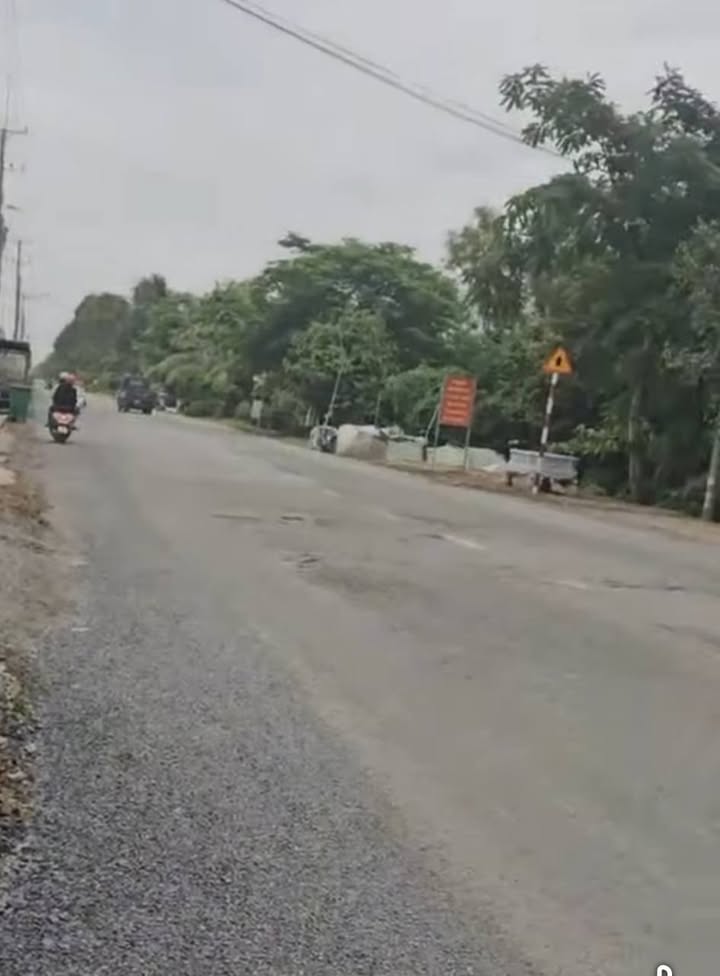 Nhà mặt tiền TL 868, xã Long Khánh, 410m² giá 3.9 tỷ - Bán gấp, phù hợp kinh doanh!