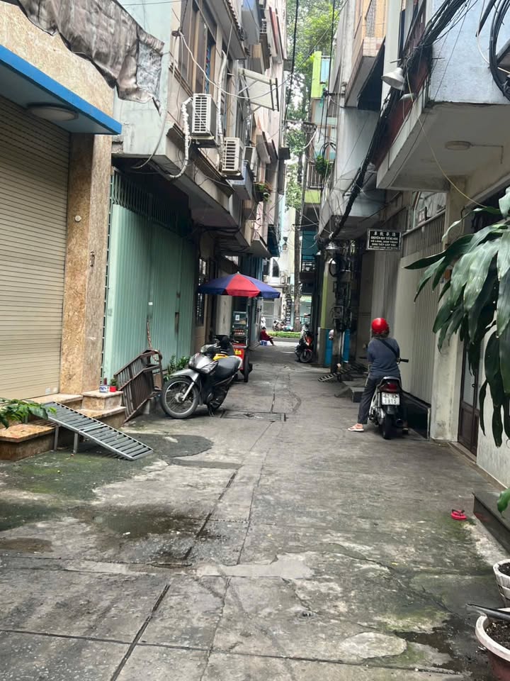 Nhà 2 mặt tiền hẻm Nguyễn Chí Thanh, Quận 10 - 18m² giá 3.25 tỷ - Pháp lý sổ hồng rõ ràng!