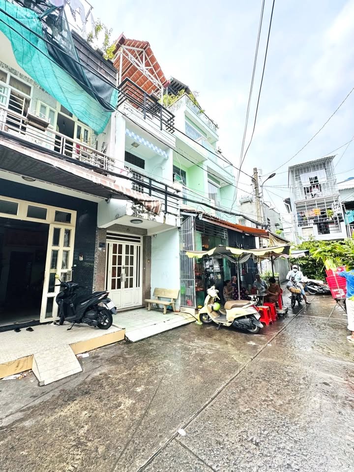 Nhà phố Quận 6 Minh Phụng 26m² giá 3 tỷ - Ô tô đỗ cửa, hoàn công đầy đủ!