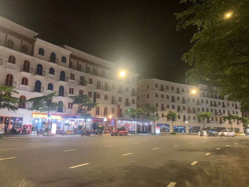 Shophouse New An Thới Phú Quốc 120m² giá 8 tỷ - Dòng tiền ổn định 50-70 triệu/tháng!