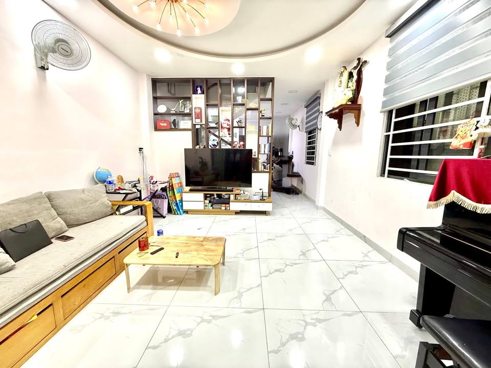 Nhà lô góc Nơ Trang Long, Bình Thạnh 55m² giá 7.9 tỷ - Khu vực thuận tiện!