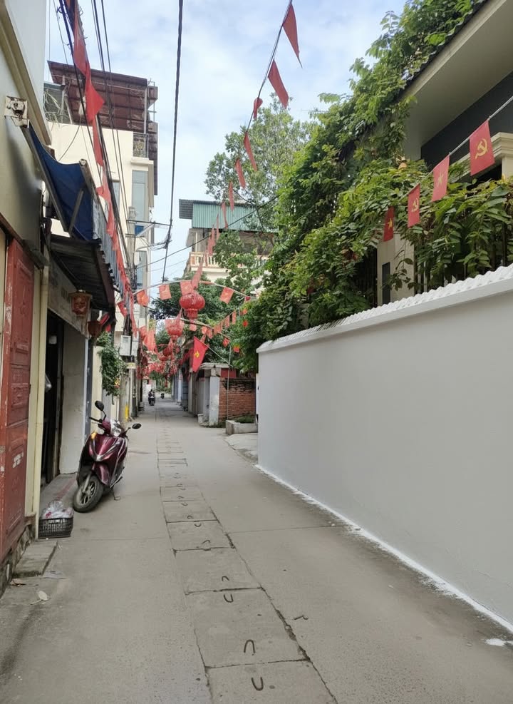 Đất tặng nhà cấp 4 tại Lại Yên, Hoài Đức 100m² chỉ 8 tỷ - Cơ hội đầu tư tuyệt vời!