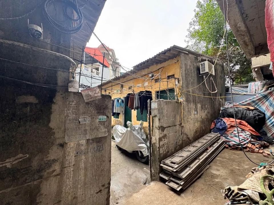 Đất Lạc Long Quân Tây Hồ 50m² giá 13.75 tỷ - Đầu tư sinh lời tuyệt vời!