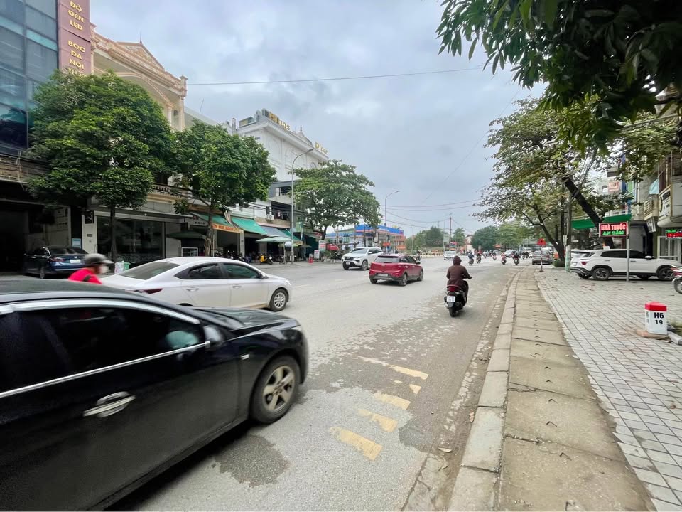 Nhà 3 tầng Nguyễn Trãi, Phú Sơn 79m² giá 7 tỷ - Vị trí đắc địa và tiện nghi!