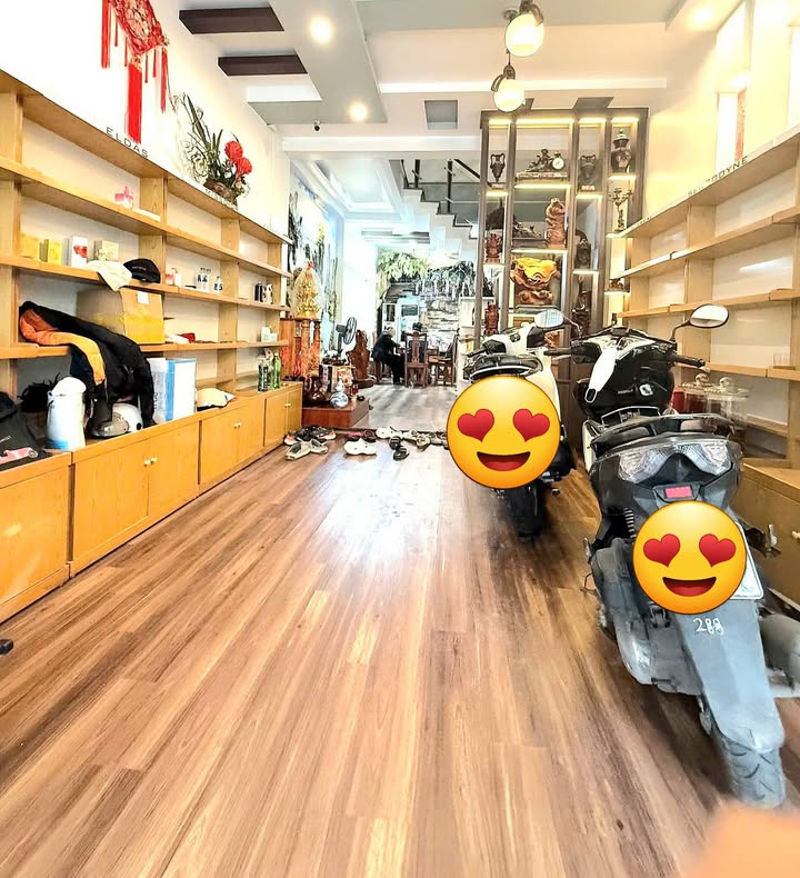 Bán Nhà Mặt Đường Thiên Lôi, Vĩnh Niệm, Lê Chân 65m² giá 9.2 tỷ - Đầu Tư Sinh Lời!