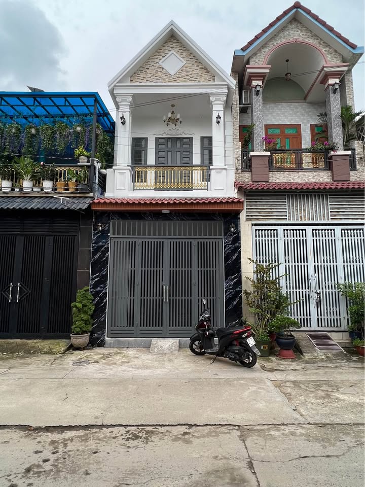 Nhà lầu trệt Tân Long Dĩ An 67m² giá 4 tỷ - Vị trí trung tâm tiện ích!
