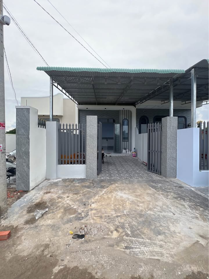 Nhà phố An Bình, Phú Giáo 140m² giá 699 triệu - Nhà mới xây, vào ở ngay!