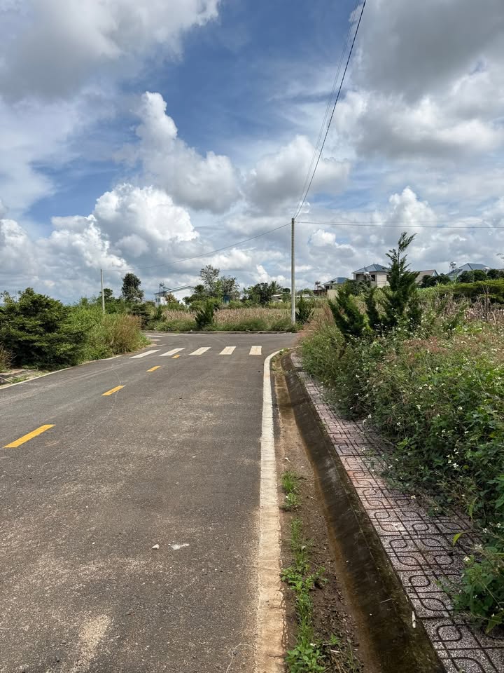 Đất nền liền kề xã Đức Trọng 378m² giá chỉ 2.3 tỷ - Nở hậu, 2 mặt tiền