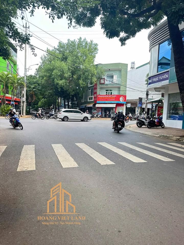 Nhà mặt tiền Đào Duy Từ, Buôn Ma Thuột 806m² giá 14.5 tỷ - Cơ hội kinh doanh hiếm có!