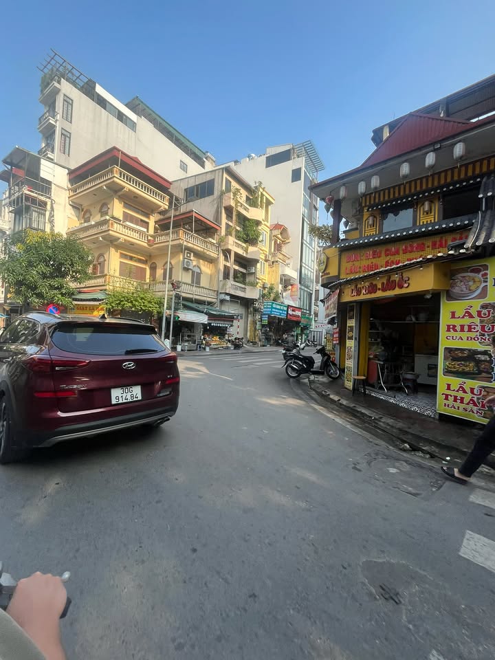 FrontHouse 52m² Nguyễn Ngọc Nại giá thỏa thuận - Kinh doanh sầm uất ngay ngã tư!