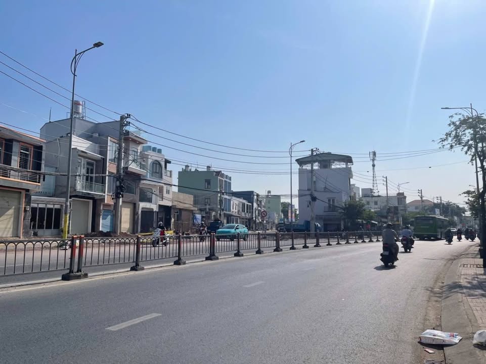 Bán gấp nhà mặt tiền Tô Ký, Hóc Môn 117.6m² - Đầu tư sinh lời, giá chỉ 11.8 tỷ!