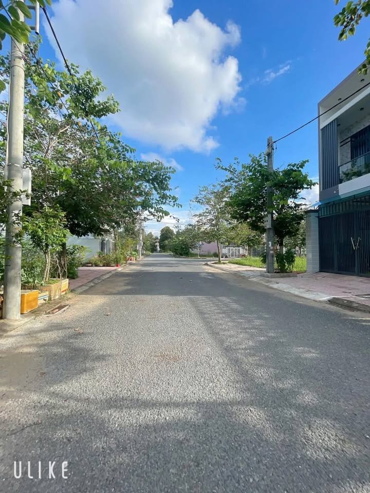 Nhà phố Long Châu, Vĩnh Long 82m² giá 2.15 tỷ - Sẵn sàng vào ở ngay!