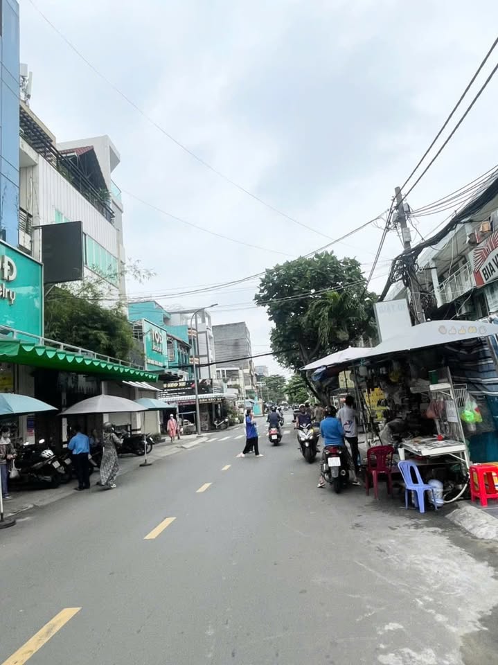 FrontHouse mặt tiền P.18 quận 4, 84m² giá 4.999 tỷ - Cơ hội kinh doanh vàng!