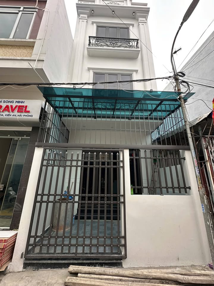 Nhà 3 Tầng 47m² Đồng Hoà - Kiến An - Hải Phòng - Vị trí đắc địa, giá chỉ 3.3 tỷ!