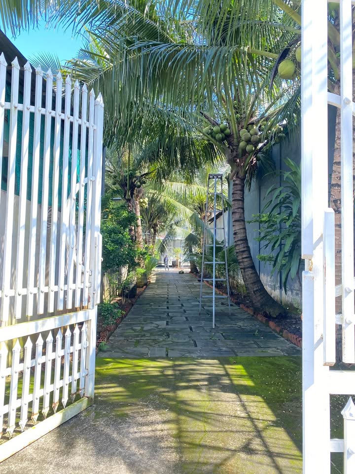 Nhà riêng xã Hưng Thịnh 686m² giá thỏa thuận - Sân vườn xanh mát, thiết kế hiện đại!