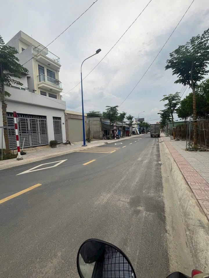 Nhà 1 trệt 2 lầu tại Bình Nhâm, 72m² giá 4.65 tỷ - Hoàn công chính chủ