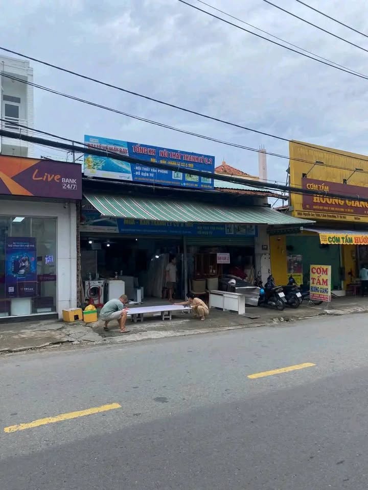 Mặt bằng cho thuê tại đường Nguyễn Duy Trinh, quận 2, diện tích 296m² - Kinh doanh thuận lợi!