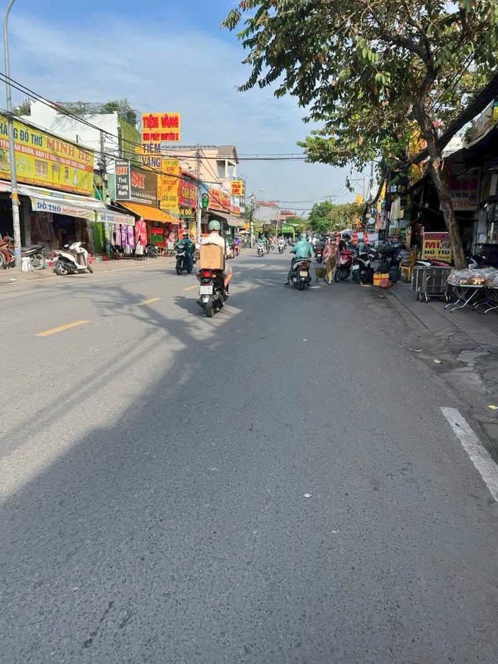 Mặt tiền đường Hiệp Bình, Thủ Đức 302m² giá 42 tỷ - Vị trí vàng cho đầu tư!