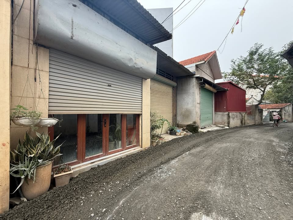 Nhà cấp 4 Chúc Sơn 35m² giá 2 tỷ - Kinh doanh sầm uất ngay trung tâm!