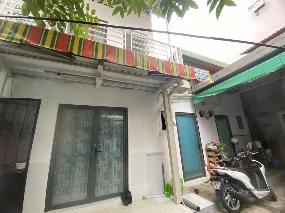 Nhà 56m² hẻm đường Số, Quận 4 chỉ 5.599 tỷ - Tiện ích đầy đủ, chính chủ!