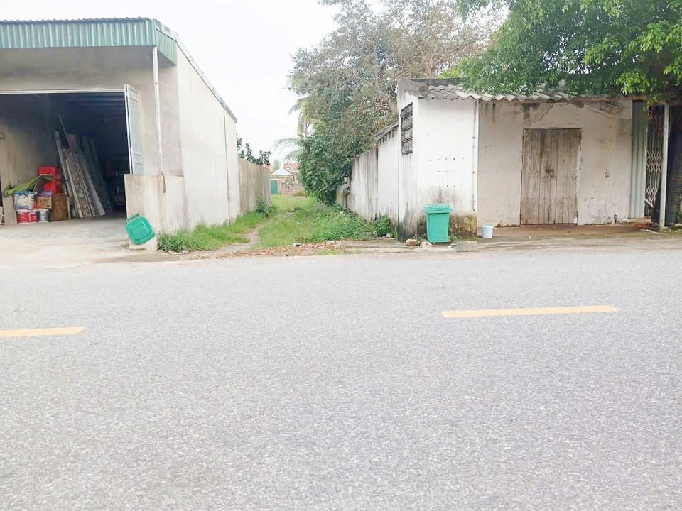 Đất thổ cư Quảng Long 140m² - Gần ủy ban và trường học chỉ từ 4xx triệu!