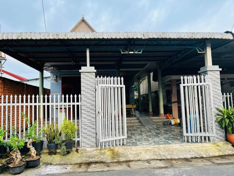 Nhà nguyên căn 3 phòng ngủ tại Chánh Phú Hòa - Giá 4 triệu/tháng, thuận tiện sống và làm việc!