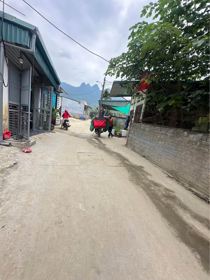 Đất thổ cư Ngọc Hà, Hà Giang 95.4m² giá 800 triệu - Khu dân cư sầm uất, ô tô vào tận nơi!