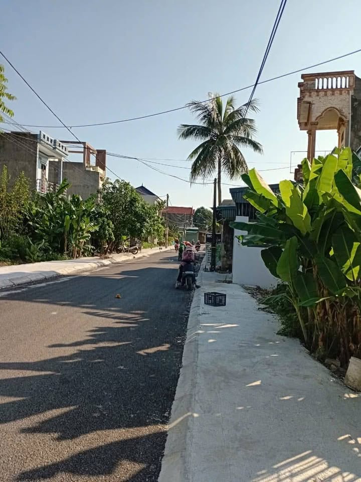 Đất nền Quảng Cư 98m² giá 1 tỷ - Khu vực dân cư sầm uất!