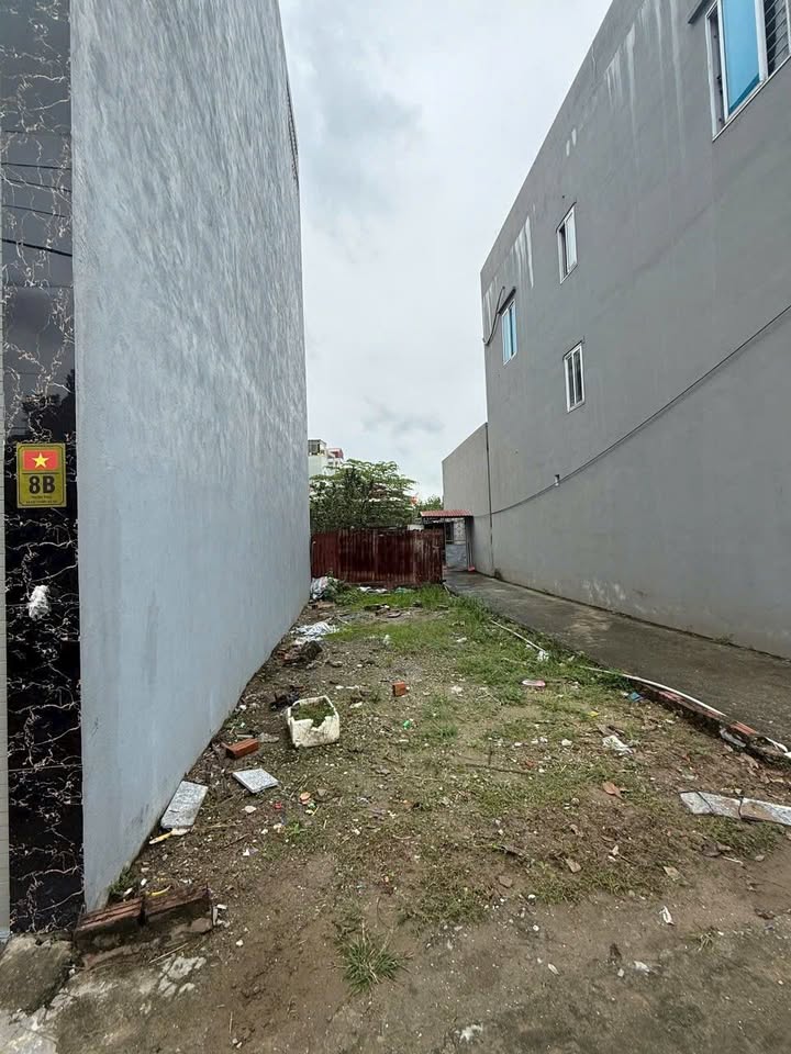 Đất Tả Thanh Oai 38m² giá 4 tỷ - Sổ đỏ chính chủ, ô tô vào tận nơi!