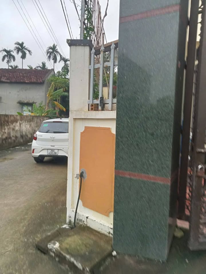 Nhà 3 tầng phường Đông Tiến 200m² giá 2.9 tỷ - Vị trí trung tâm ô tô tránh nhau