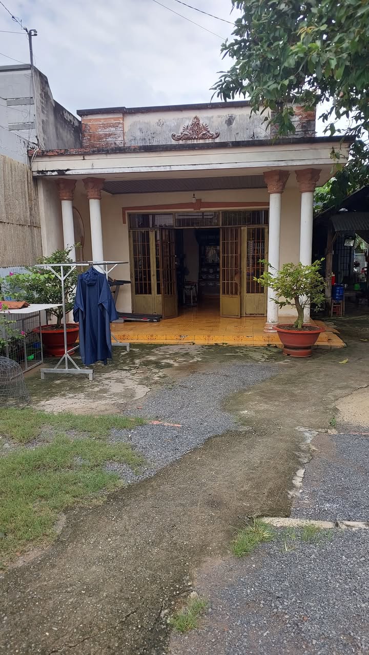 Đất tặng nhà cấp 4 tại Long Đại, Tây Ninh 290m² - Giá chỉ 7.25 tỷ!