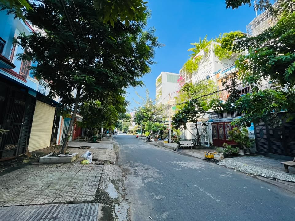 Nhà Mặt Tiền 4 Tầng Đường DC11, Phường Sơn Kỳ - 100m² - Giá Chỉ 12 Tỷ!